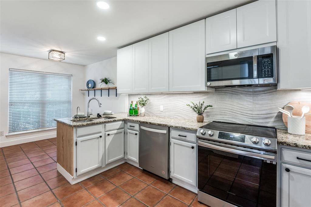 Dallas, TX 75252,17820 Windflower Way #402