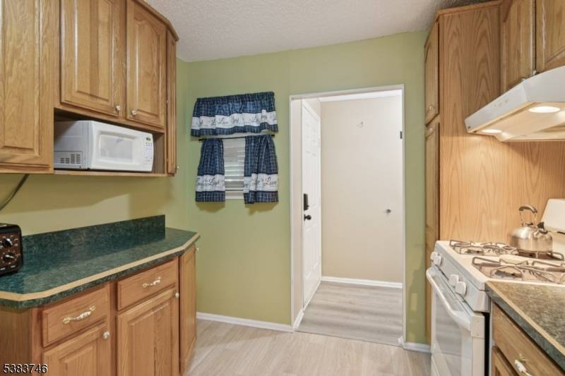 Sayreville Boro, NJ 08859,3014 Lighthouse Ln