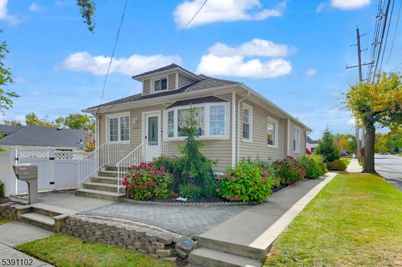 Paterson City, NJ 07502,203 207 Burlington Ave