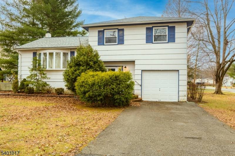 West Caldwell Twp., NJ 07006,4 Herbert Pl