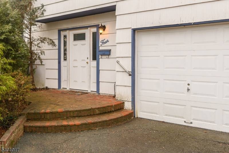 West Caldwell Twp., NJ 07006,4 Herbert Pl