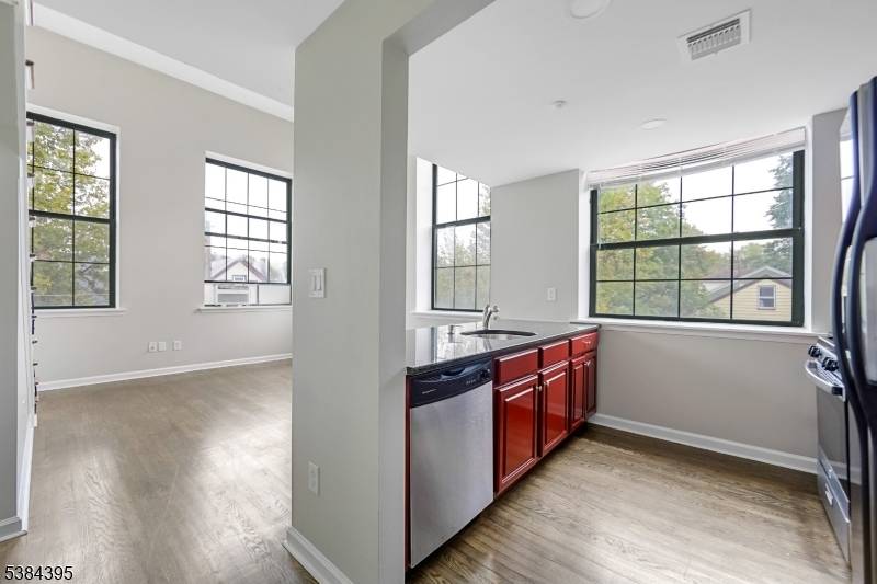 Paterson City, NJ 07522,105 Marion St #18