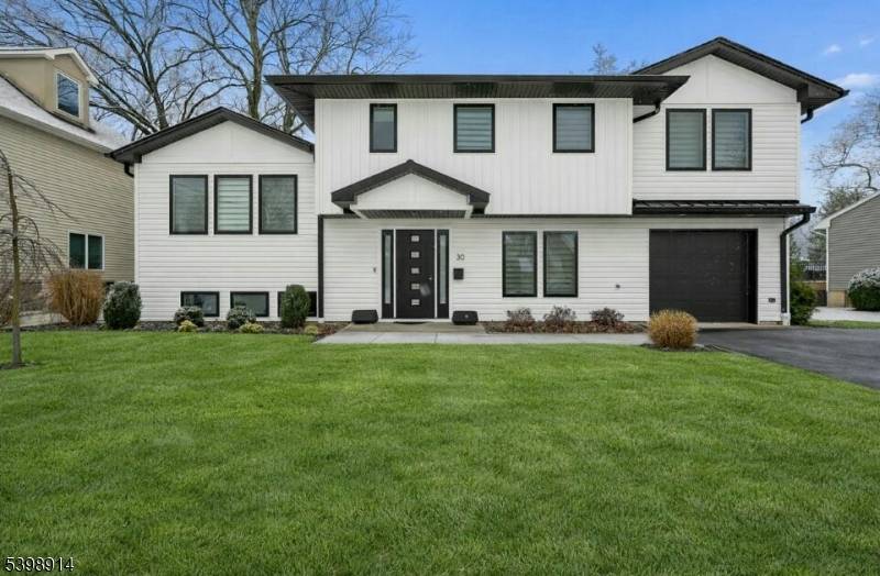 Springfield Twp., NJ 07081,30 Hemlock Ter