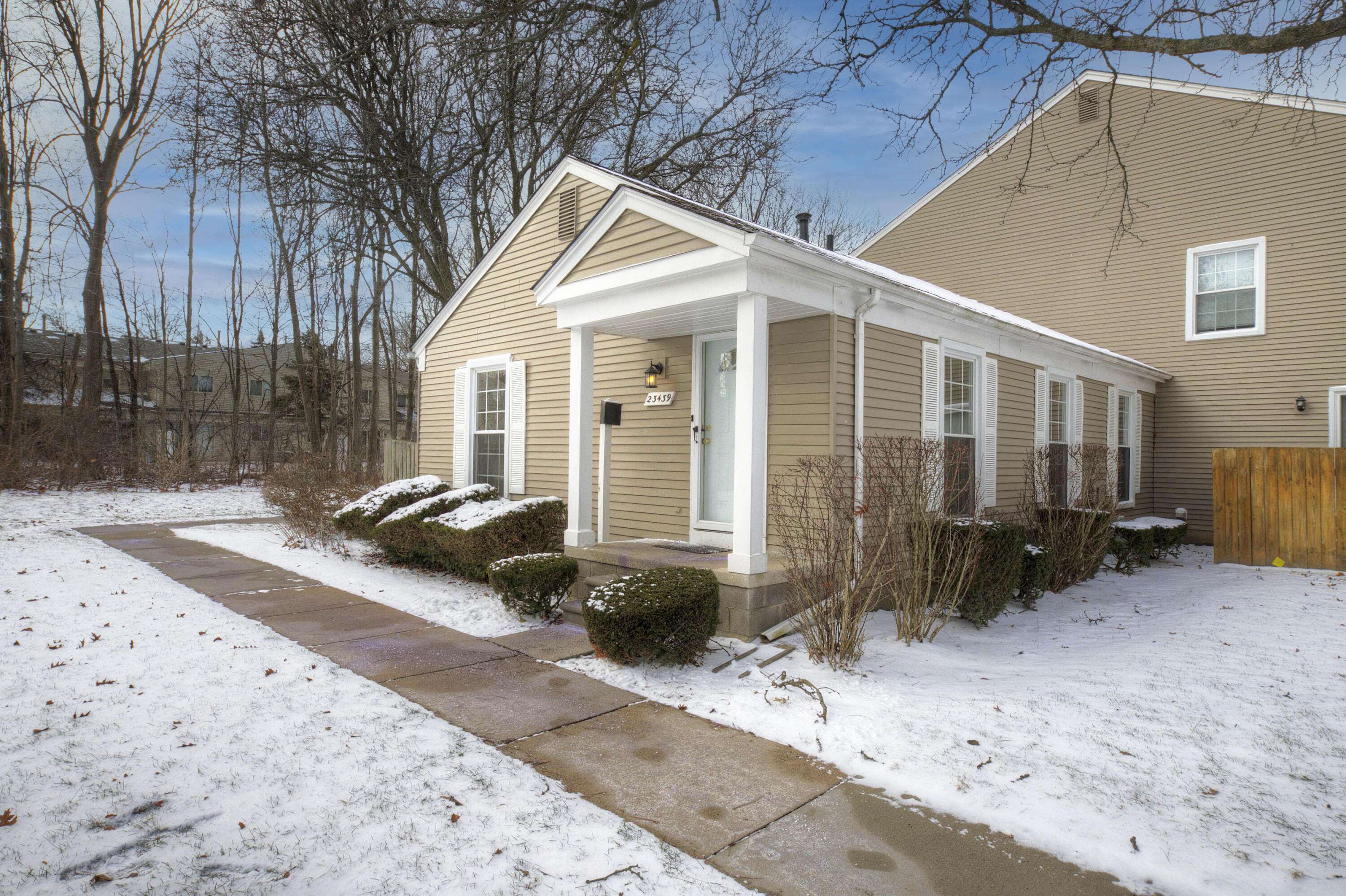 Novi, MI 48375,23439 Stonehenge BLVD