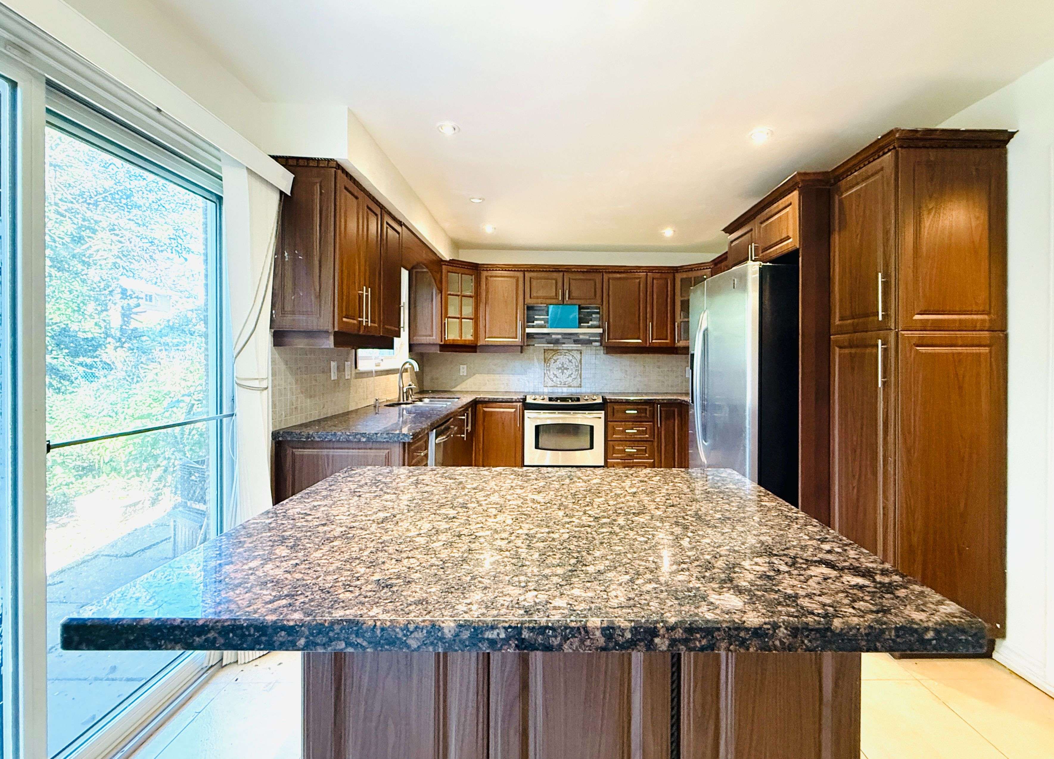 Toronto C15, ON M2M 2Y9,40 Rockland DR