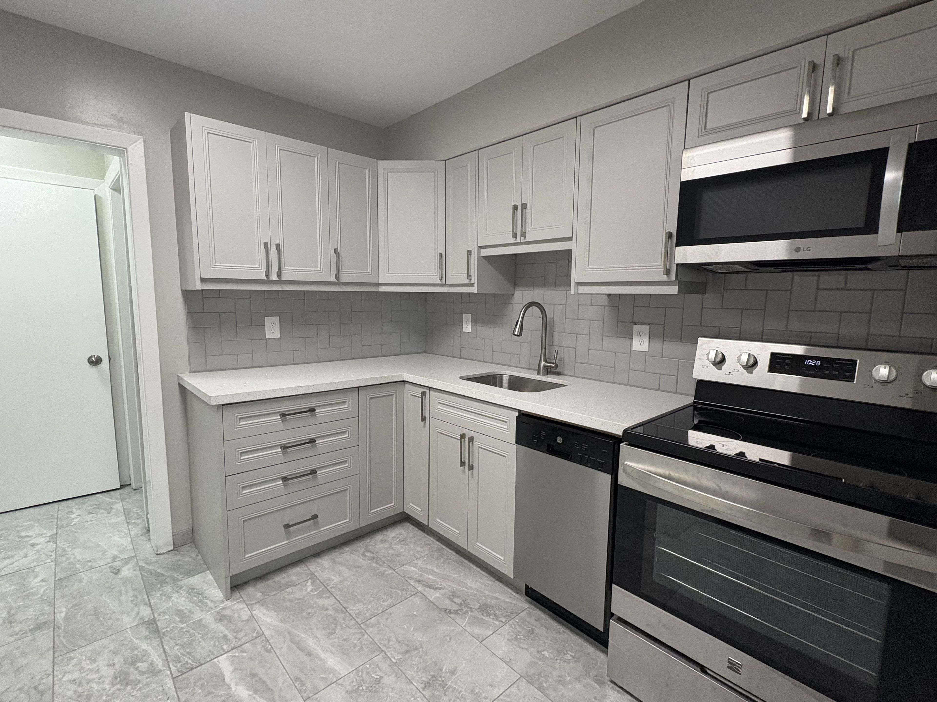 Toronto C06, ON M3H 4N9,233 Pannahill RD #Unit 1