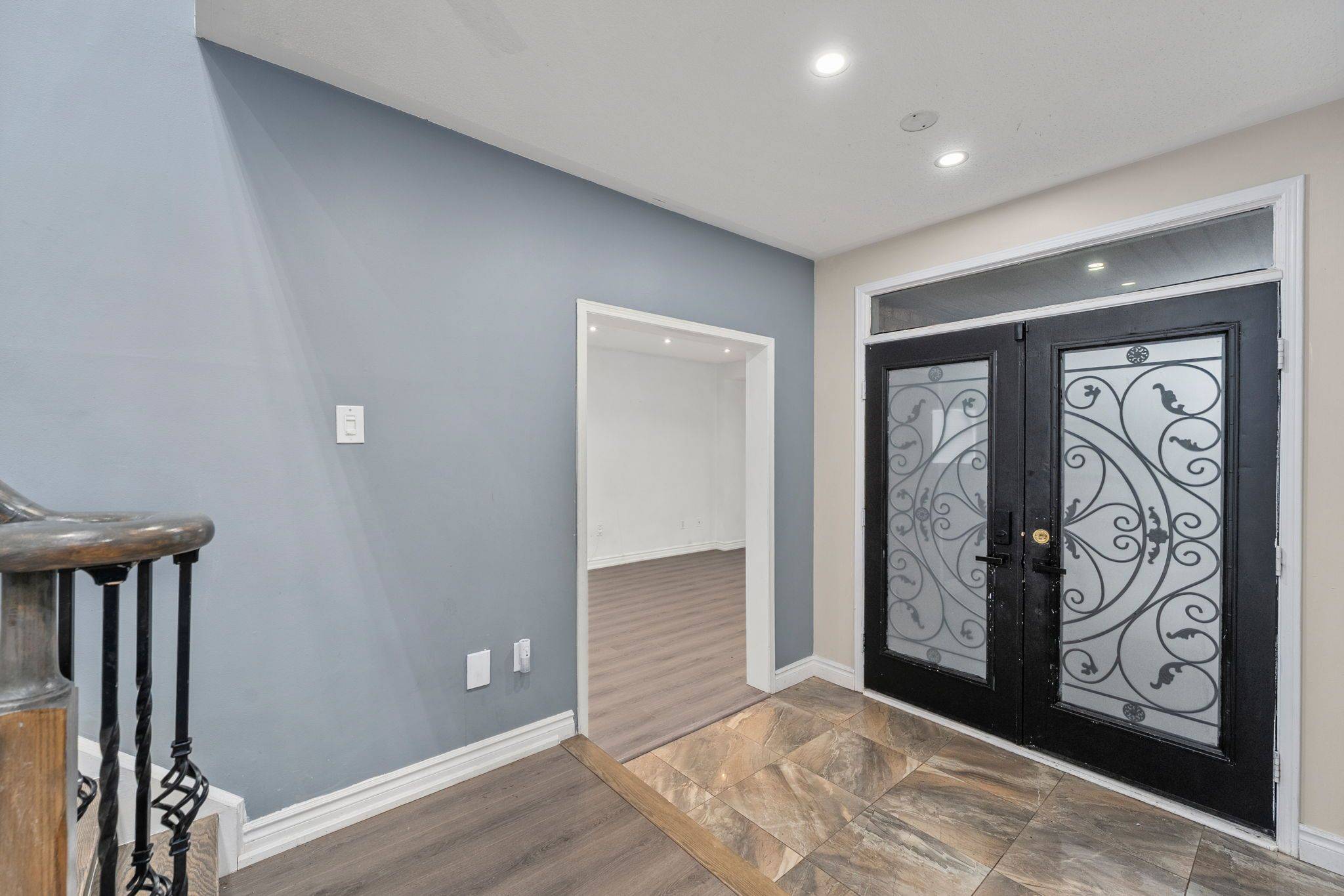 Oshawa, ON L1J 8N2,981 Deer Valley DR