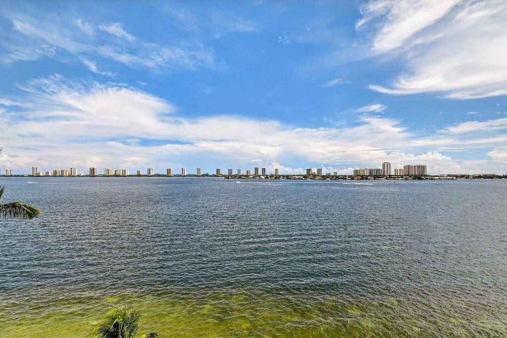 West Palm Beach, FL 33403,301 Lake Shore Dr #801