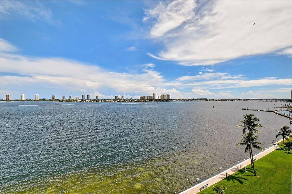 West Palm Beach, FL 33403,301 Lake Shore Dr #801