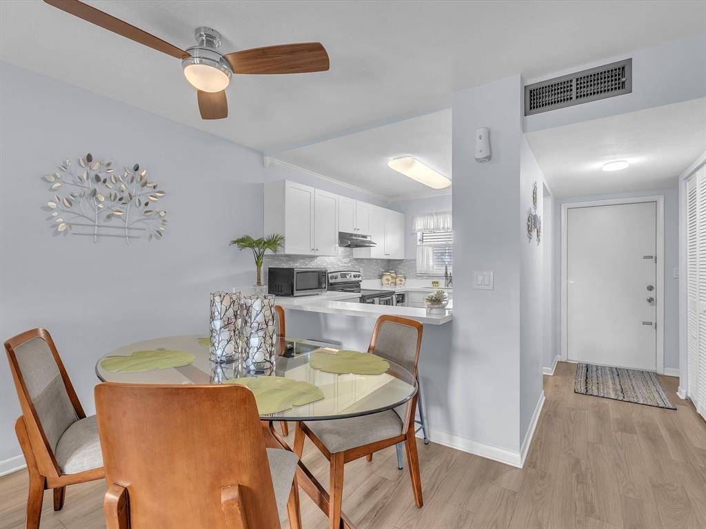 Margate, FL 33063,6770 Royal Palm #205