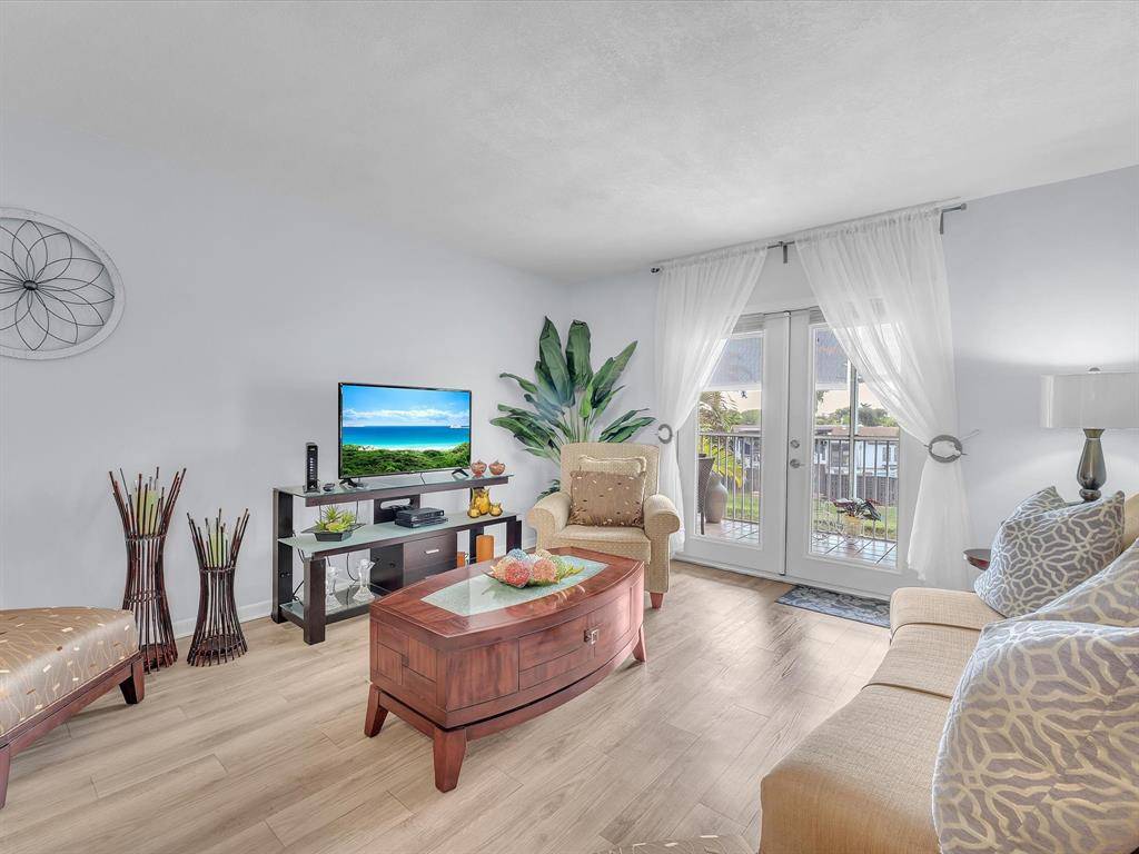 Margate, FL 33063,6770 Royal Palm #205