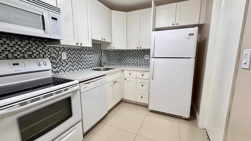 Wilton Manors, FL 33305,12 NE 19th Ct #220A