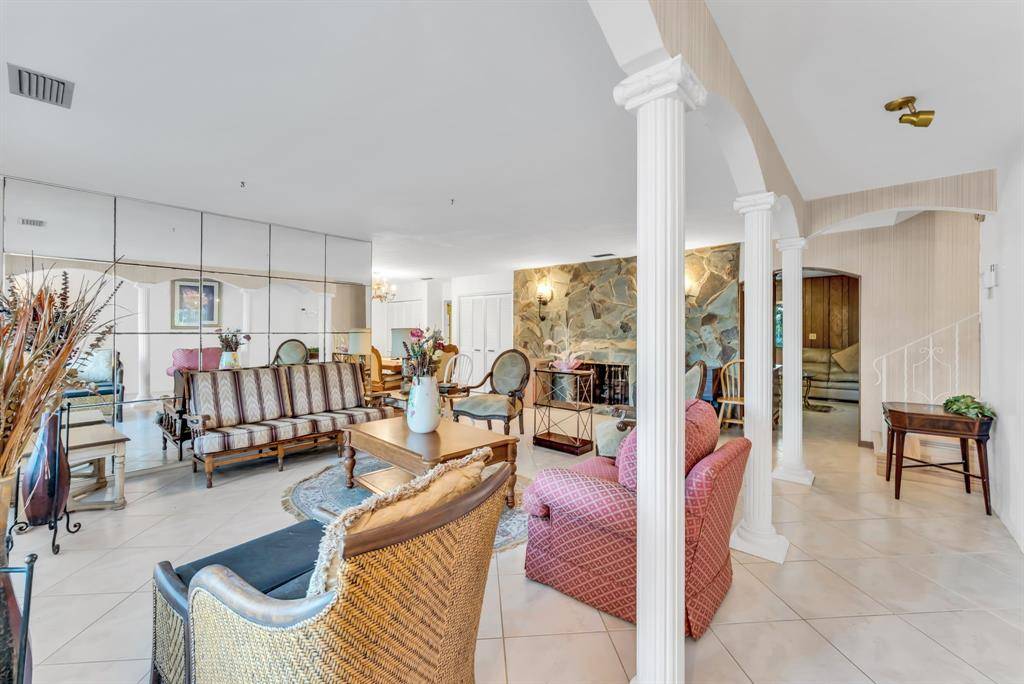 Lauderdale Lakes, FL 33319,4490 NW 43rd St