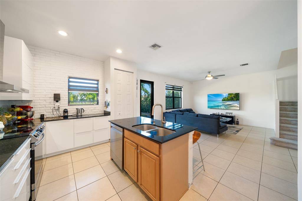 Miami, FL 33179,631 NE 191st Ter