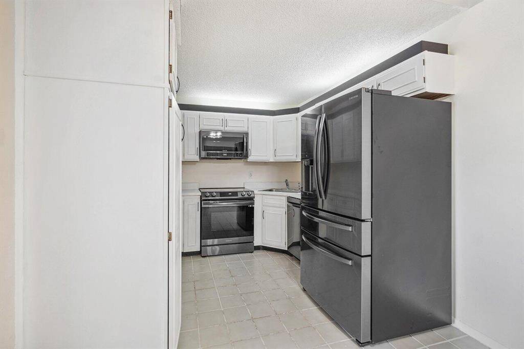 Delray Beach, FL 33446,13770 Oneida Dr #D2