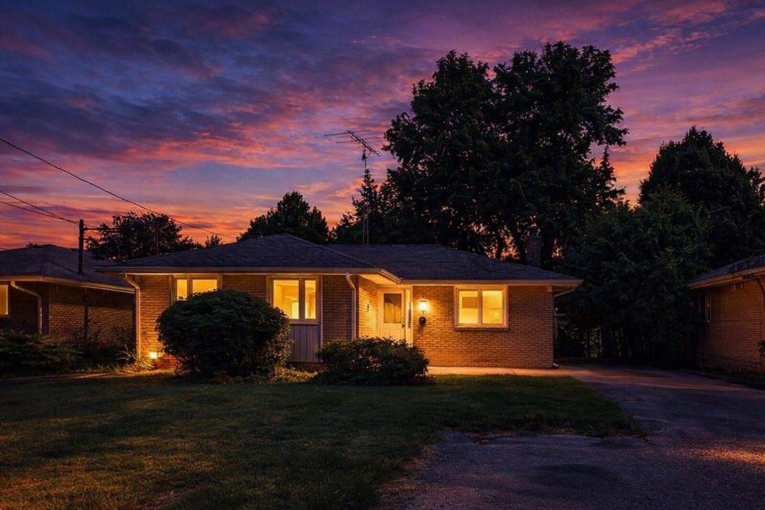 Richmond Hill, ON L4C 1R8,318 Paliser CRES S