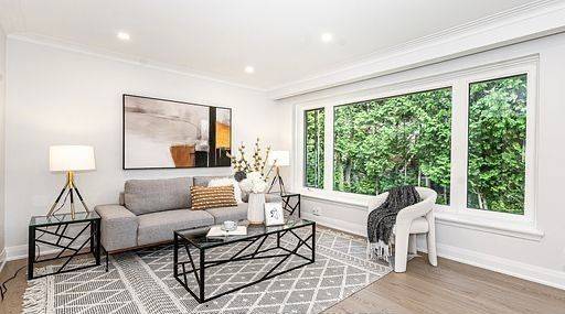 Richmond Hill, ON L4C 1R8,318 Paliser CRES S