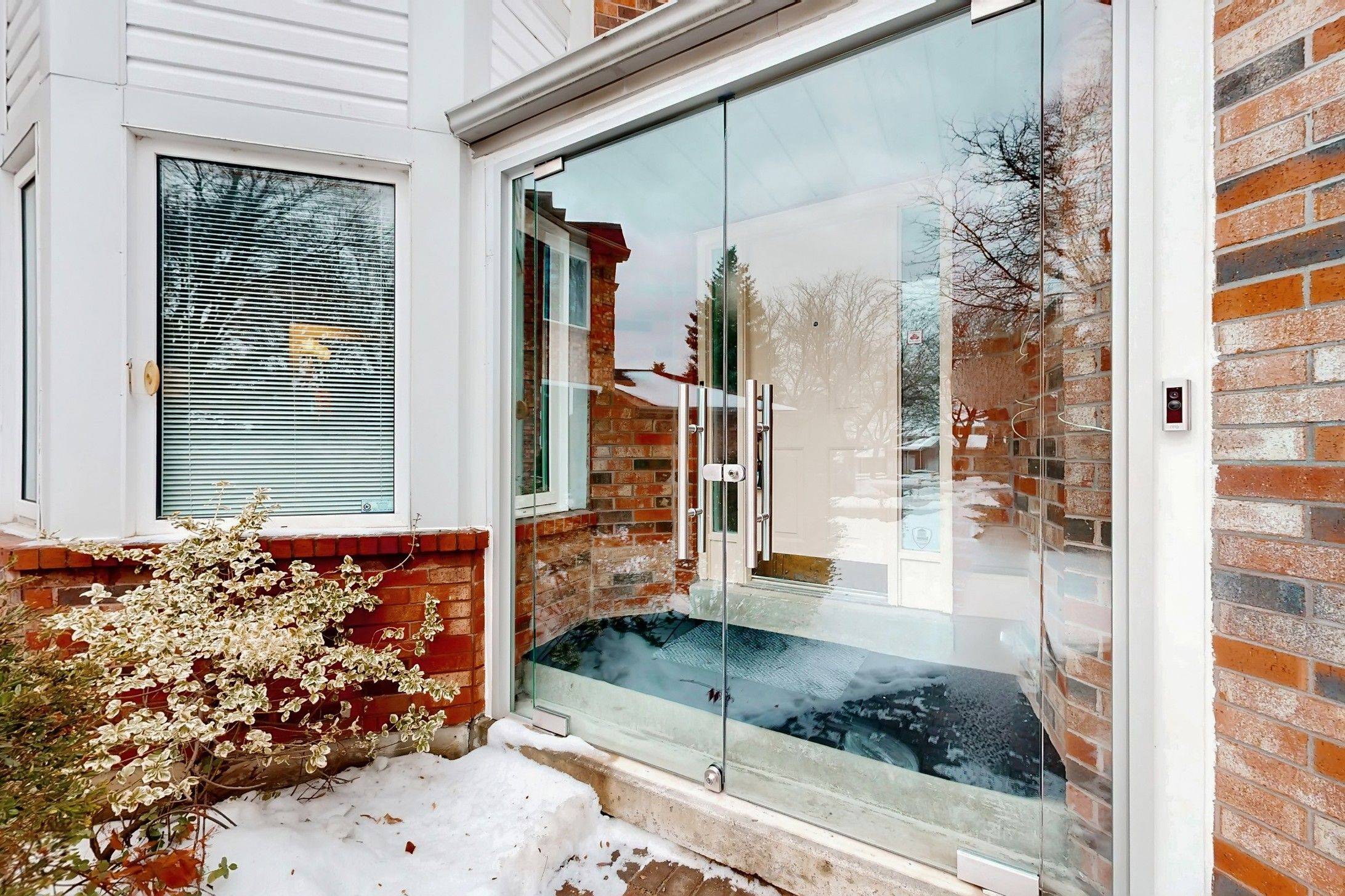 Markham, ON L3R 8K9,7 Lancashire RD