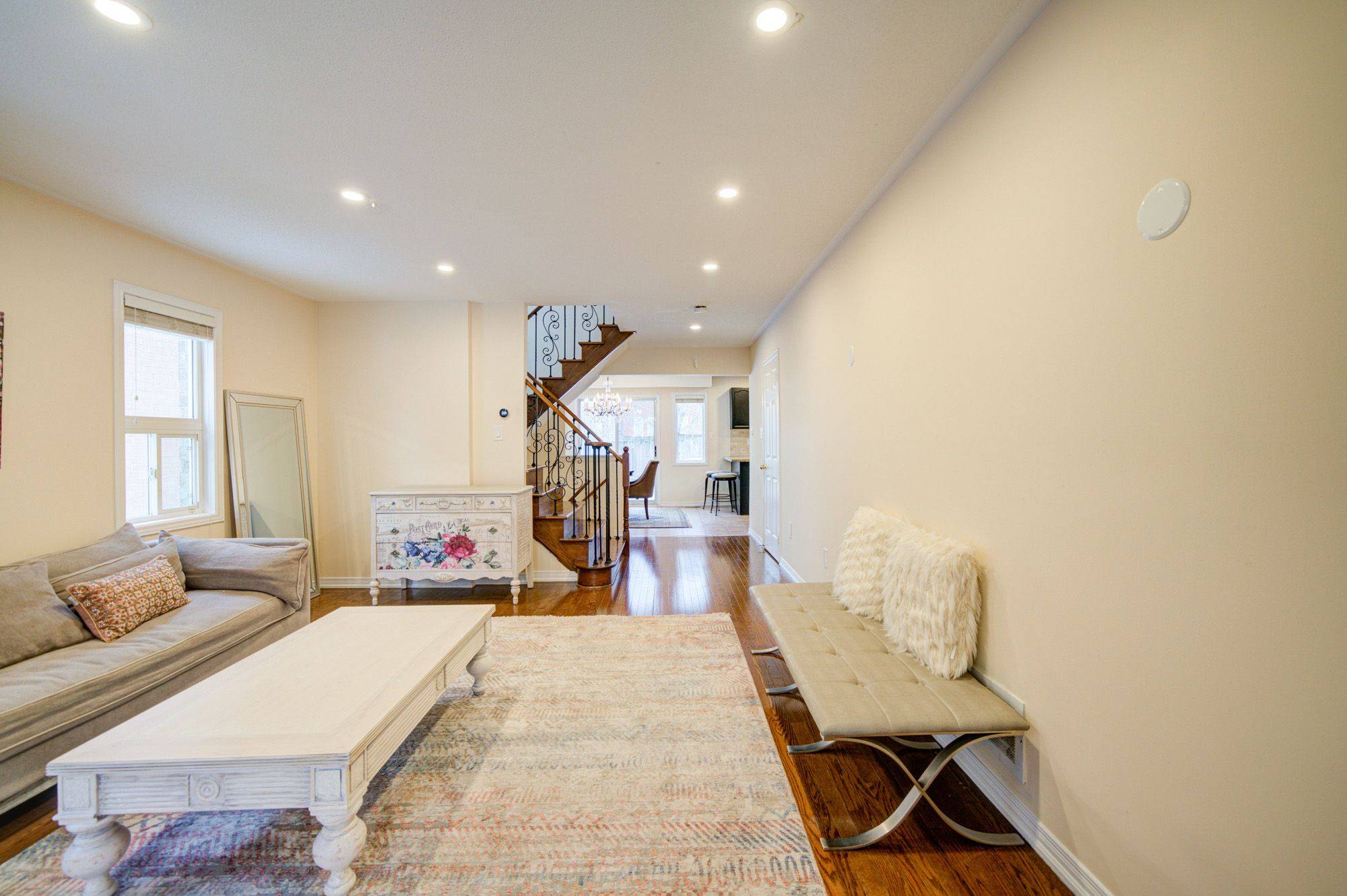 Aurora, ON L4G 7X3,73 Starr CRES