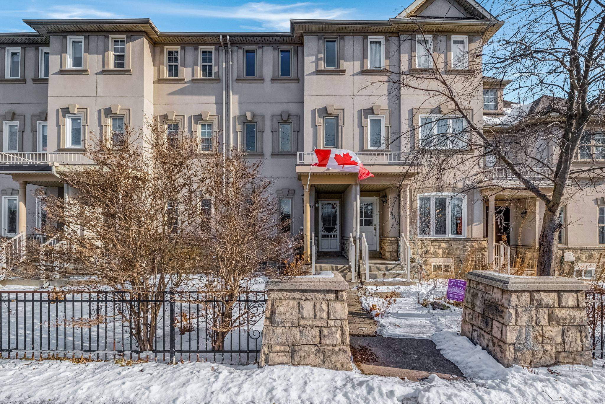 Richmond Hill, ON L4C 0L5,8917 Yonge ST