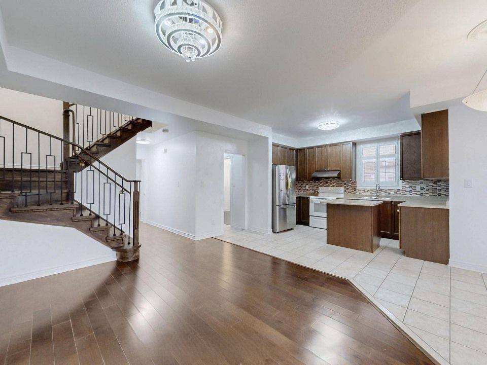 Markham, ON L6E 0C7,38 Greensborough Village CIR #23