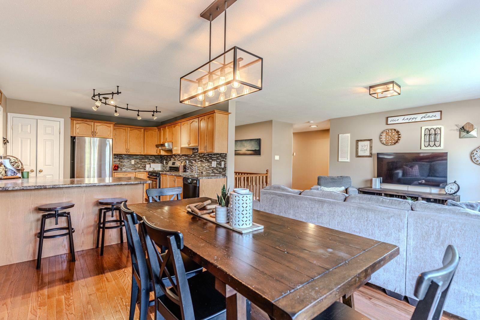 Oro-medonte, ON L0L 1T0,20 Rosemarie DR