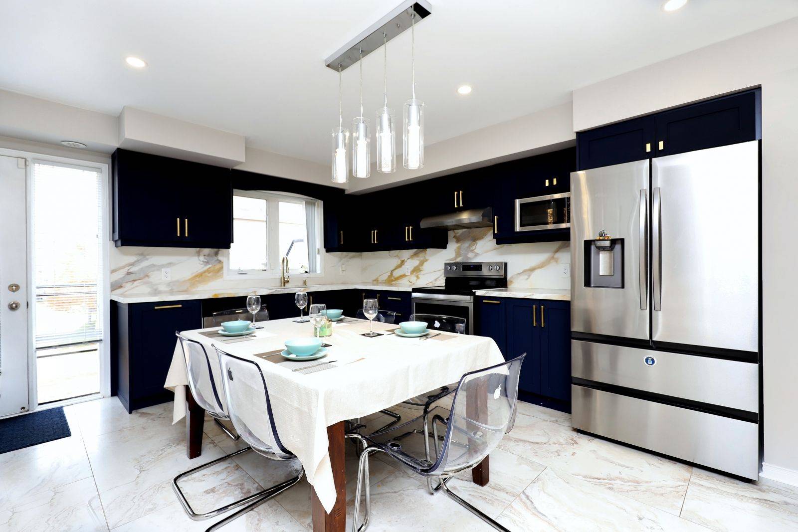 Mississauga, ON L5M 0P3,3025 Destination DR #9