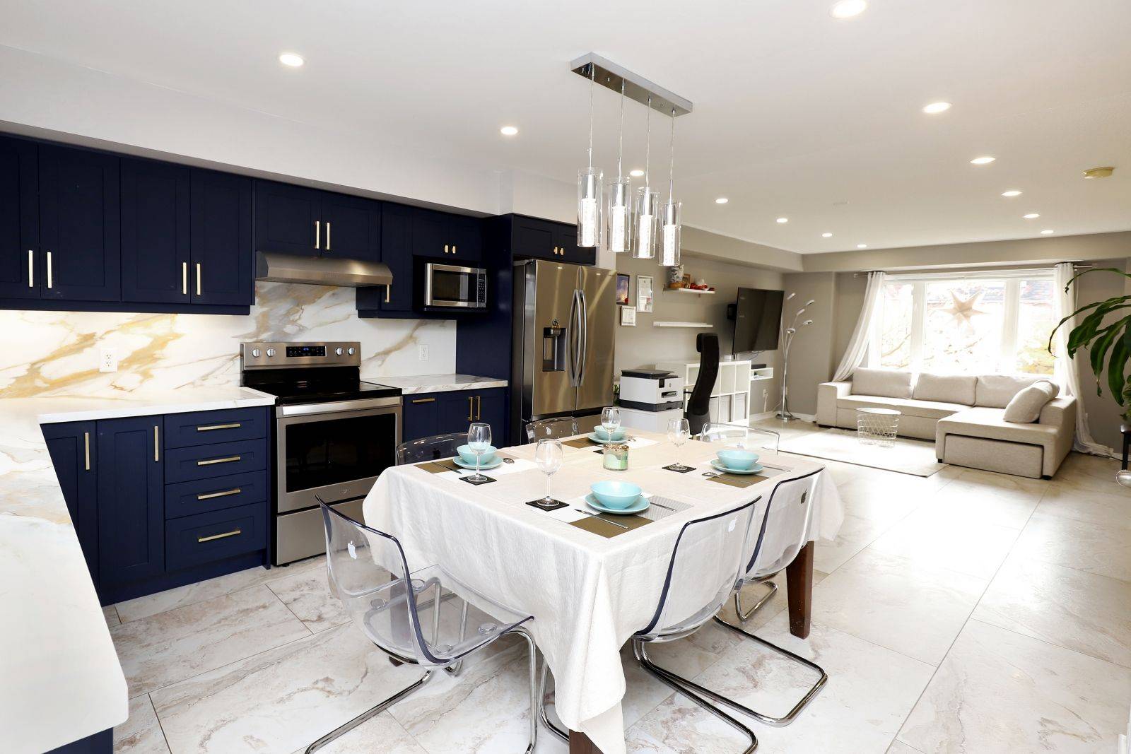 Mississauga, ON L5M 0P3,3025 Destination DR #9