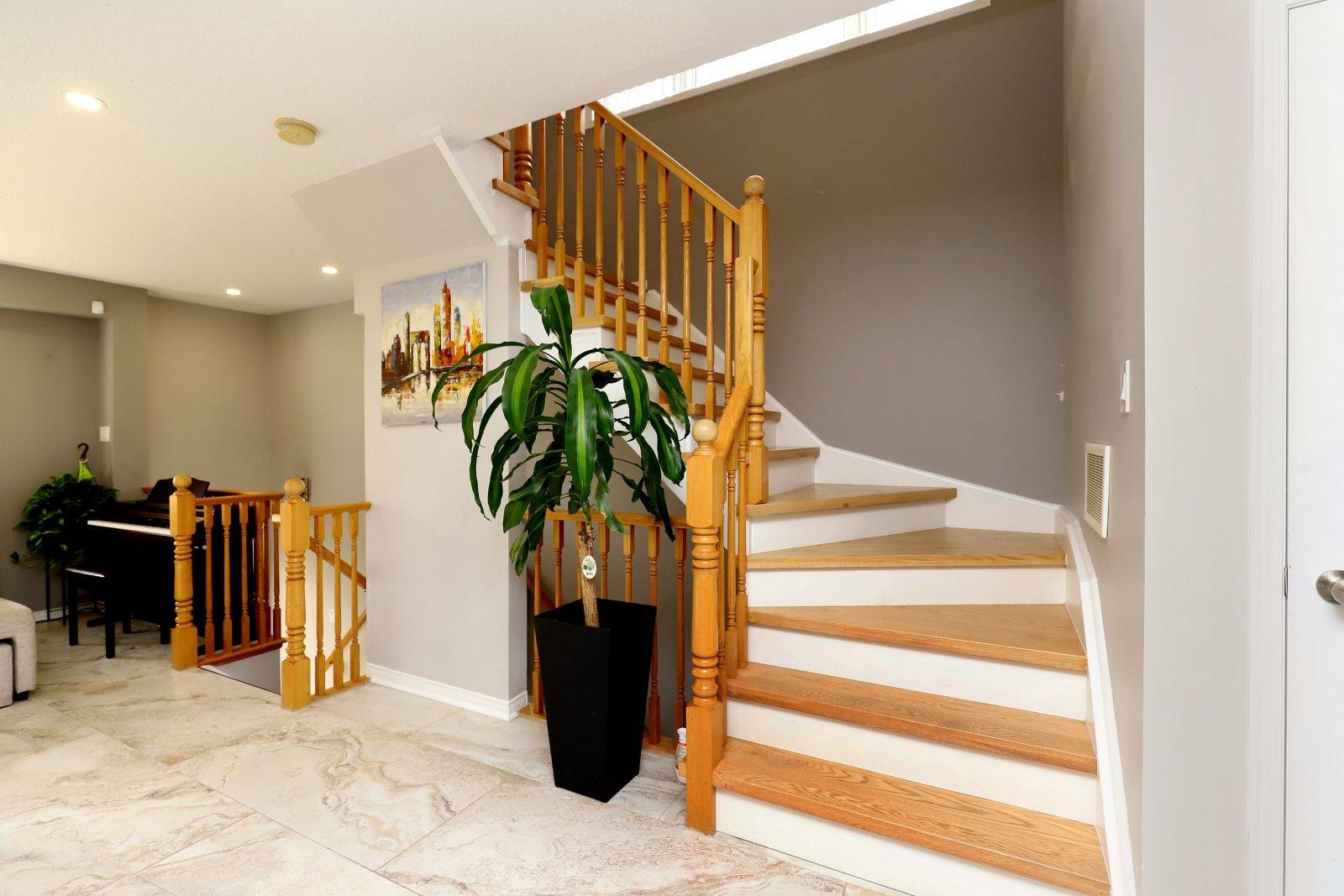 Mississauga, ON L5M 0P3,3025 Destination DR #9