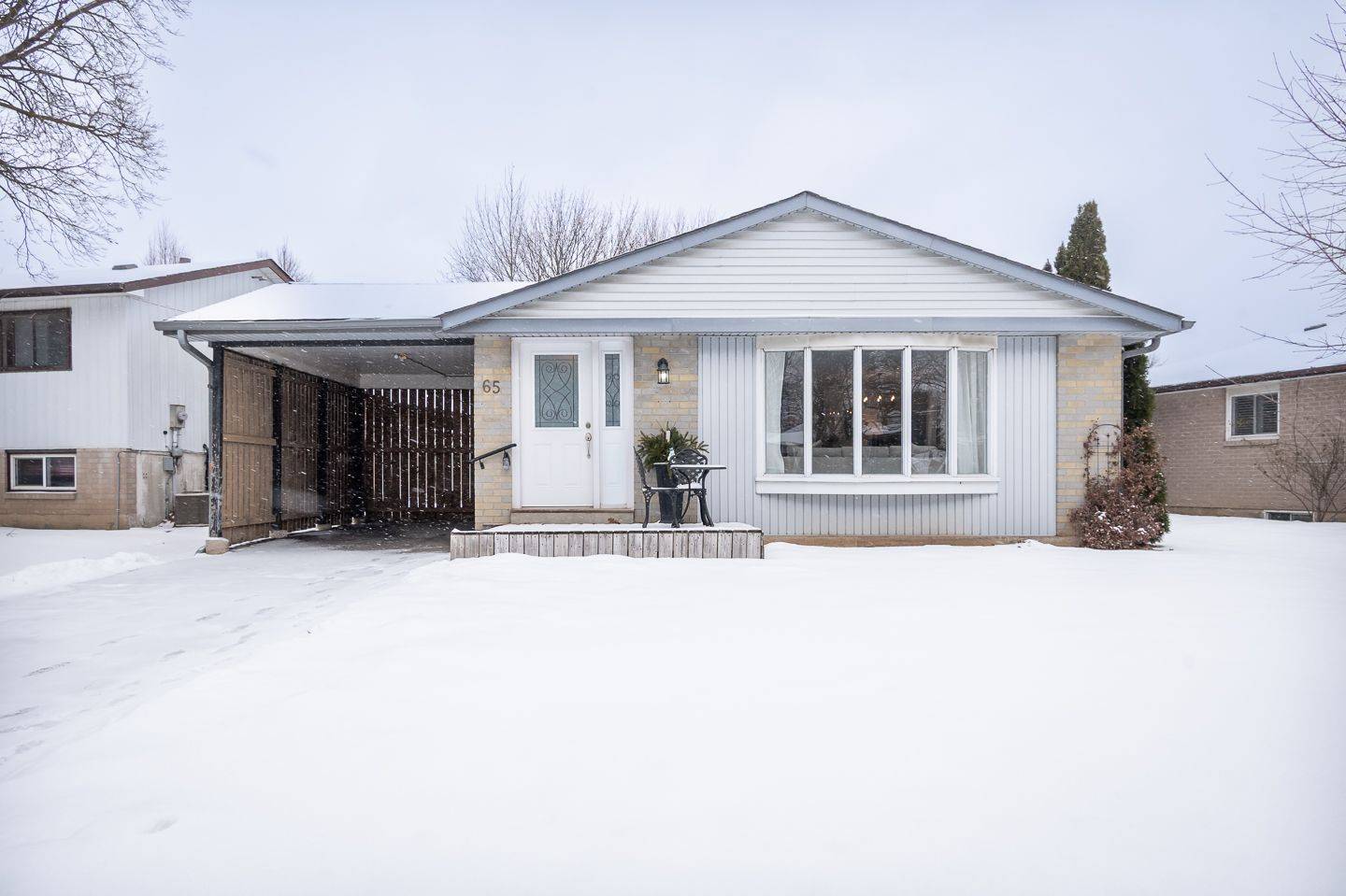 Milton, ON L9T 2Z2,65 Lorne Scots DR