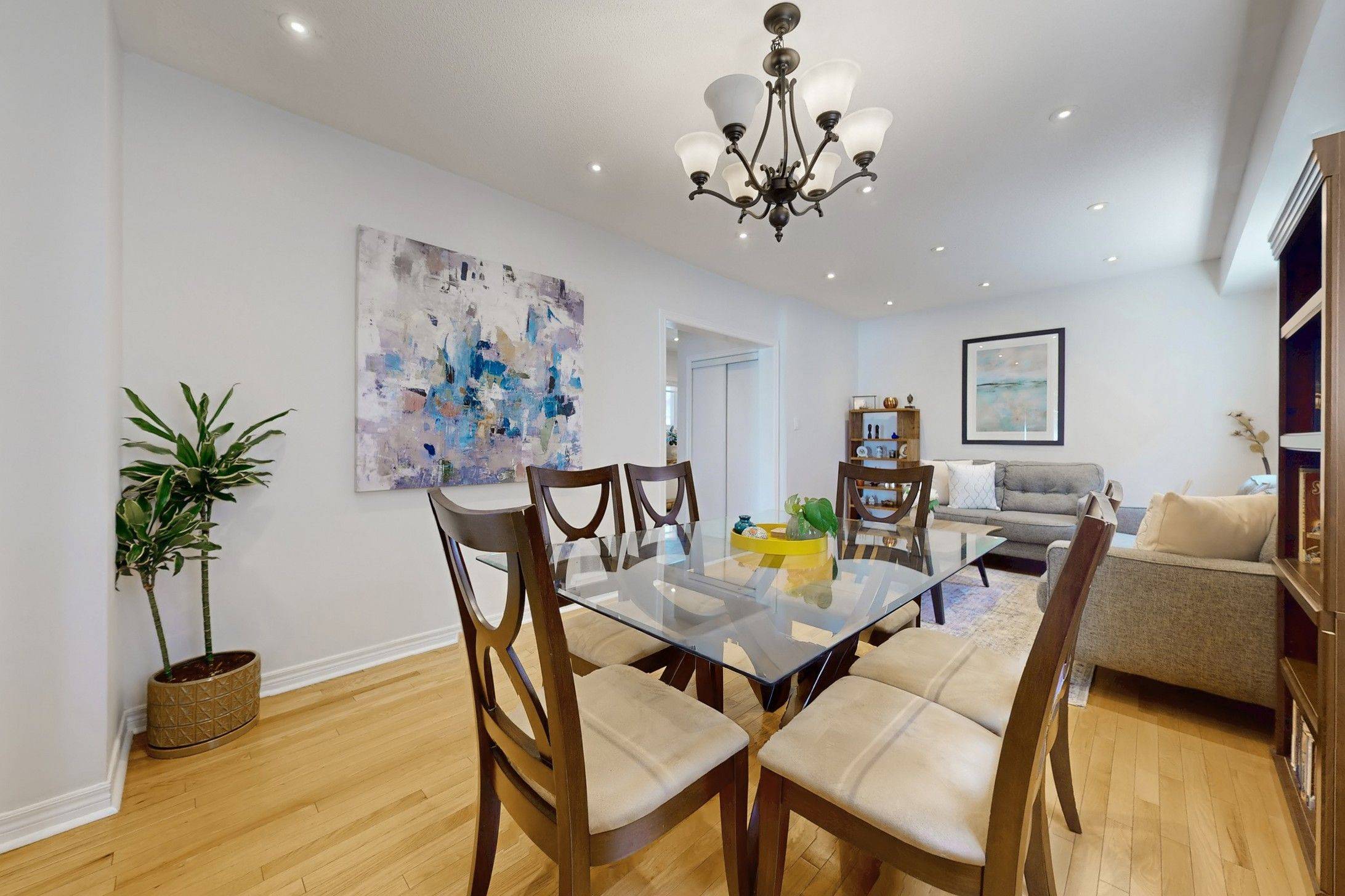 Mississauga, ON L5V 2S8,851 Clemens CRES