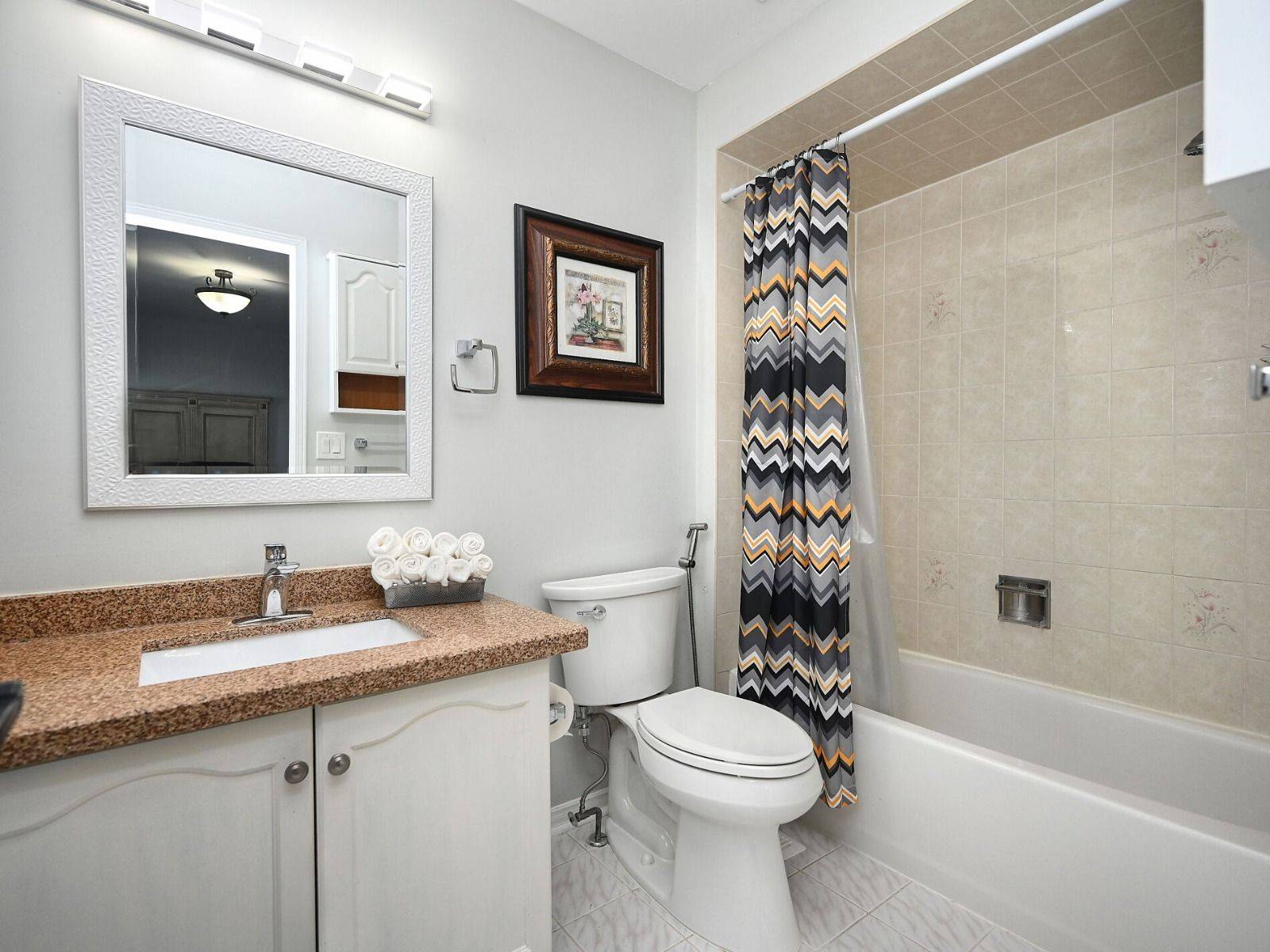 Mississauga, ON L5V 1X1,6136 Ford RD