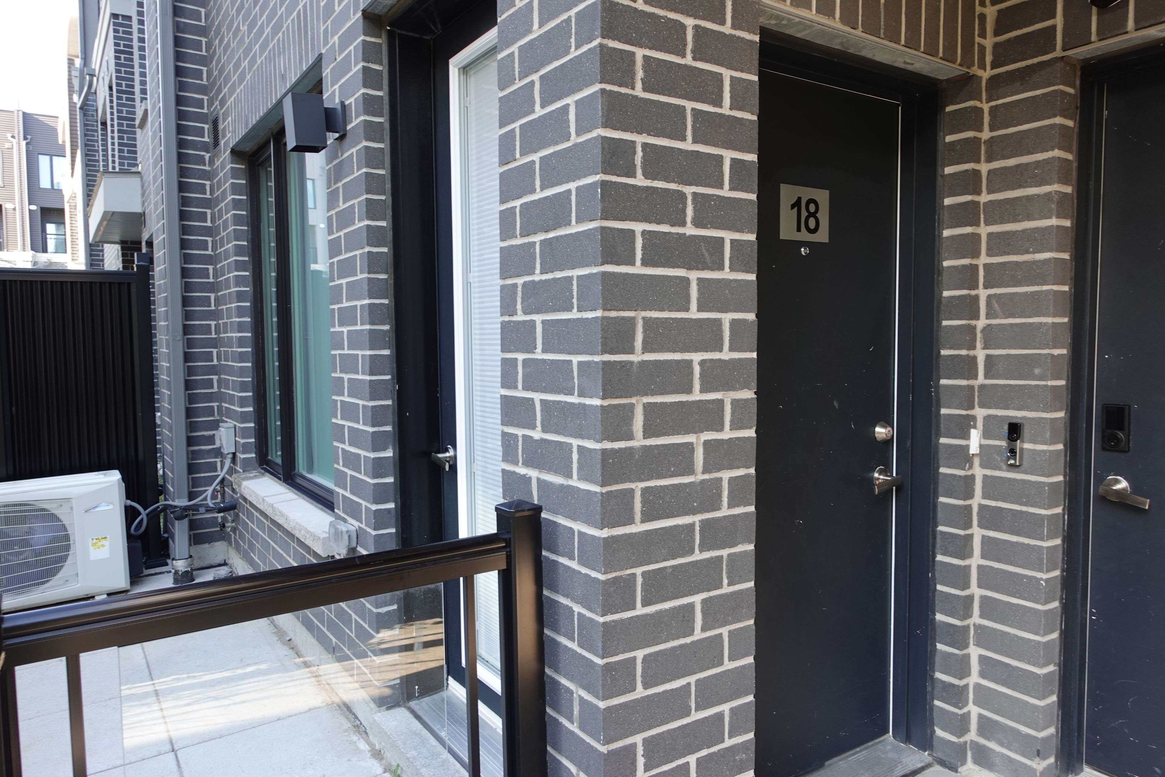 Mississauga, ON L5L 0B8,3476 Widdicombe WAY #18