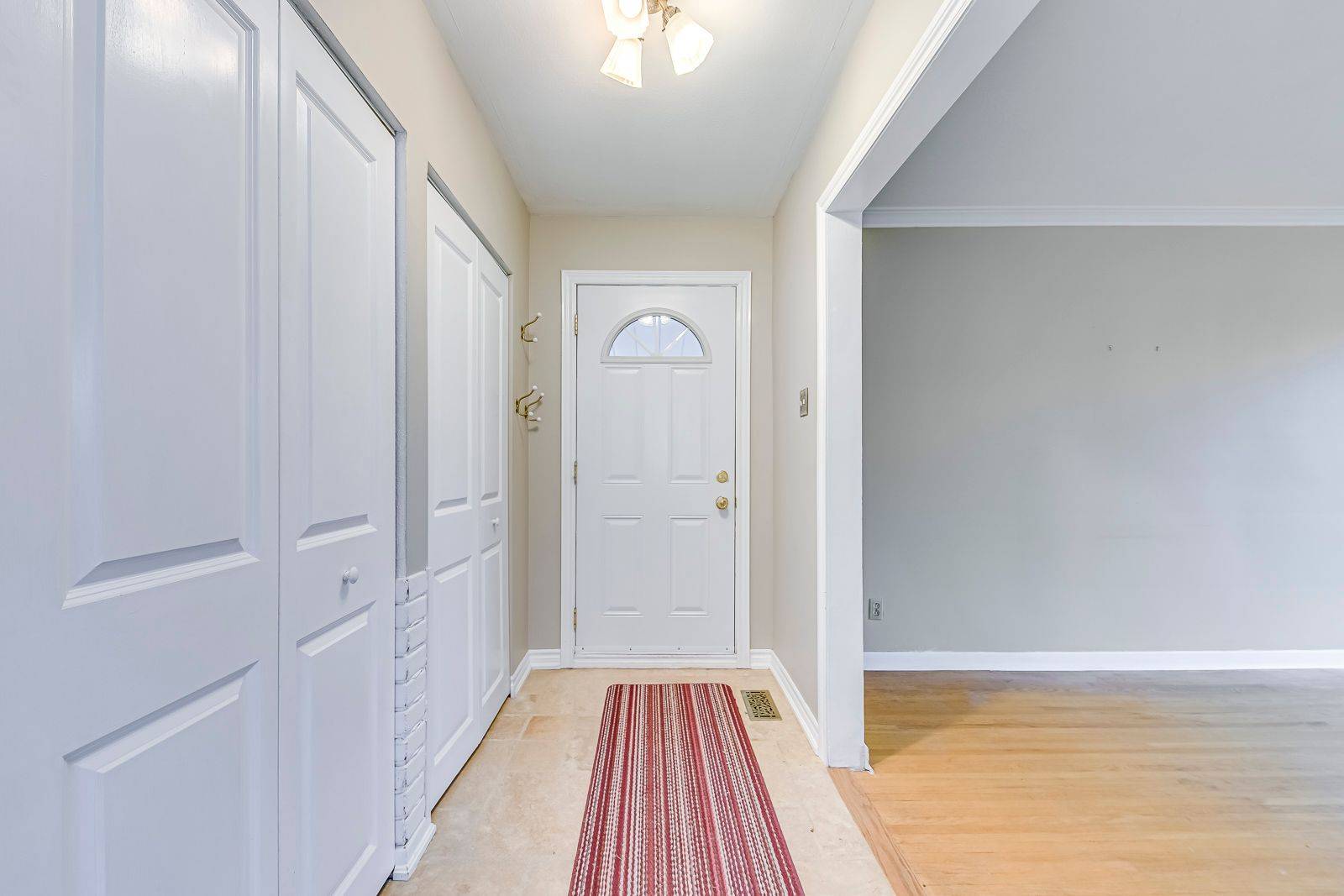 Burlington, ON L7N 3C5,664 Geneva Park DR