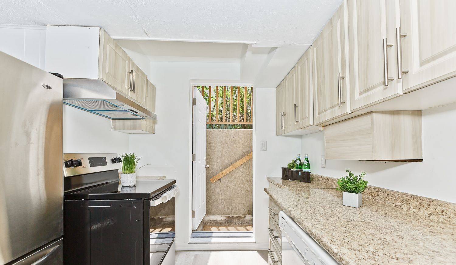 Mississauga, ON L3Y 2M7,759 Bloor ST N #Basement