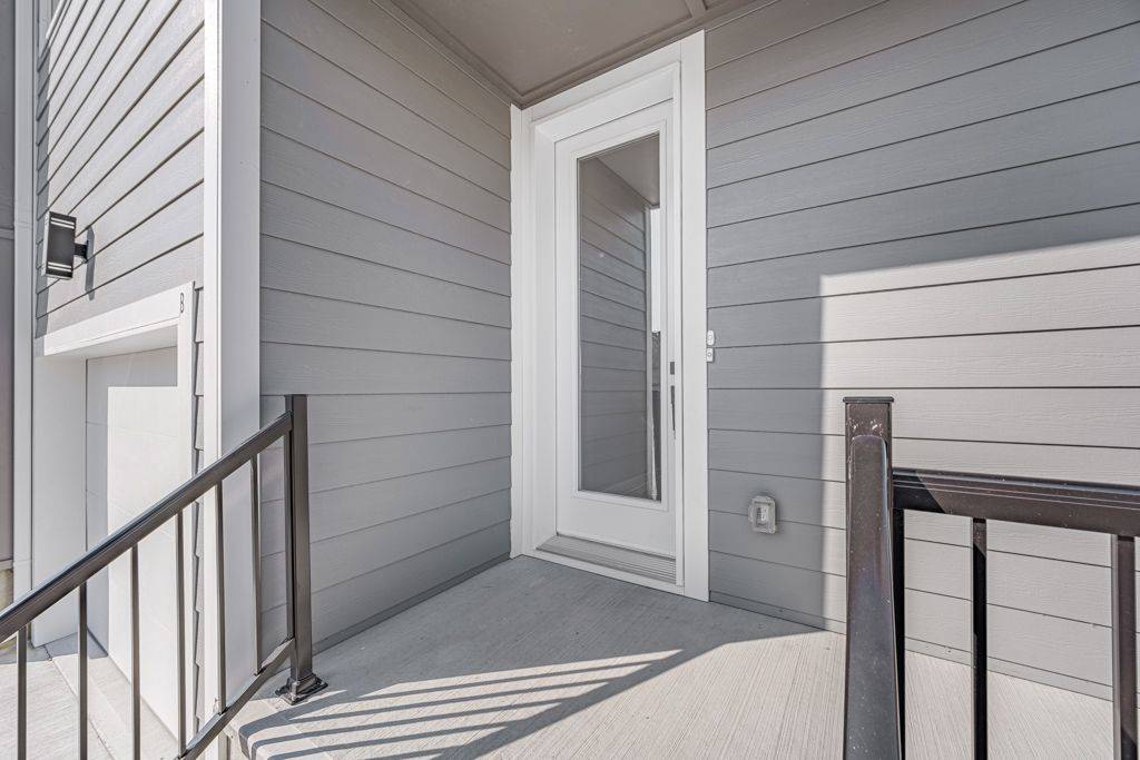 Orleans - Convent Glen And Area, ON K1W 0G6,875 CONTOUR ST #B