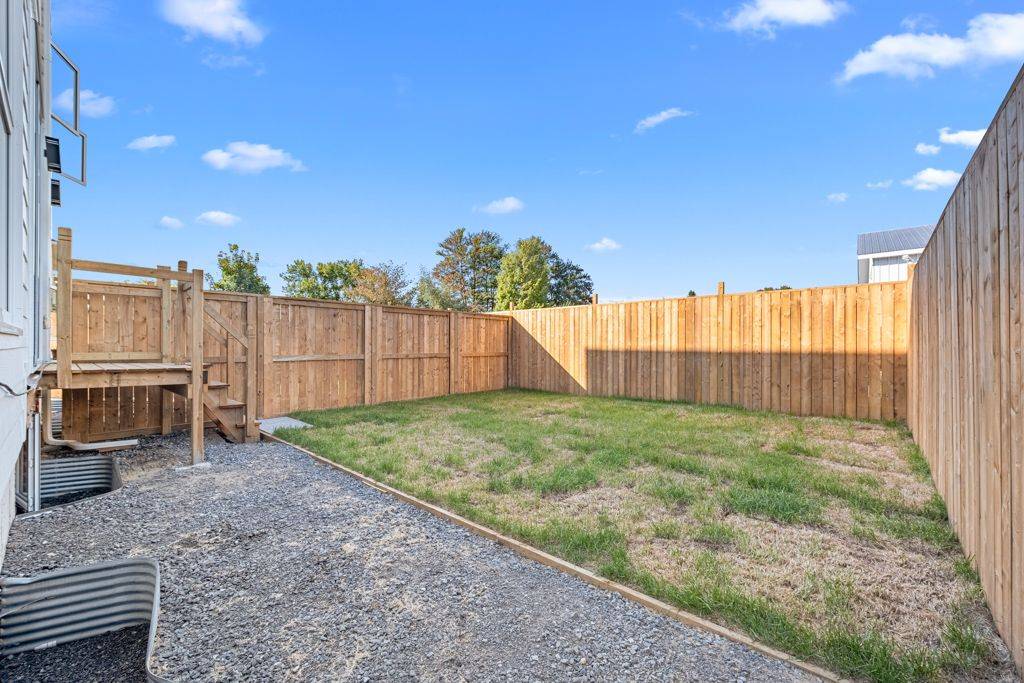 Orleans - Convent Glen And Area, ON K1W 0G6,875 CONTOUR ST #B