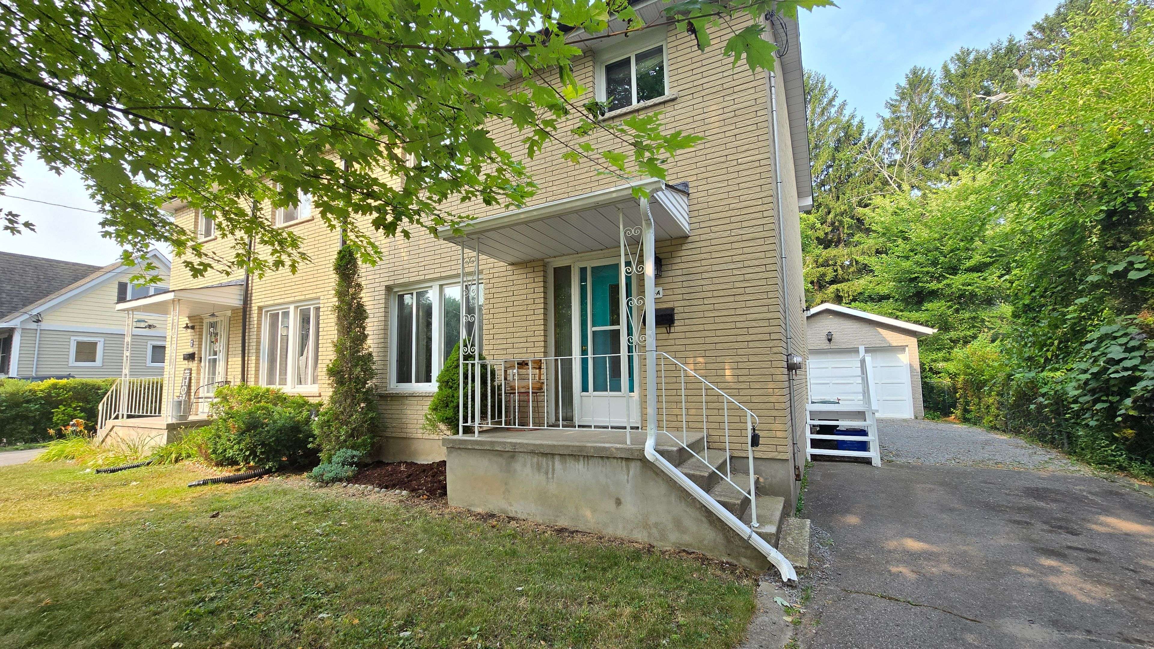 Kingston, ON K7M 3P5,7A Bishop ST