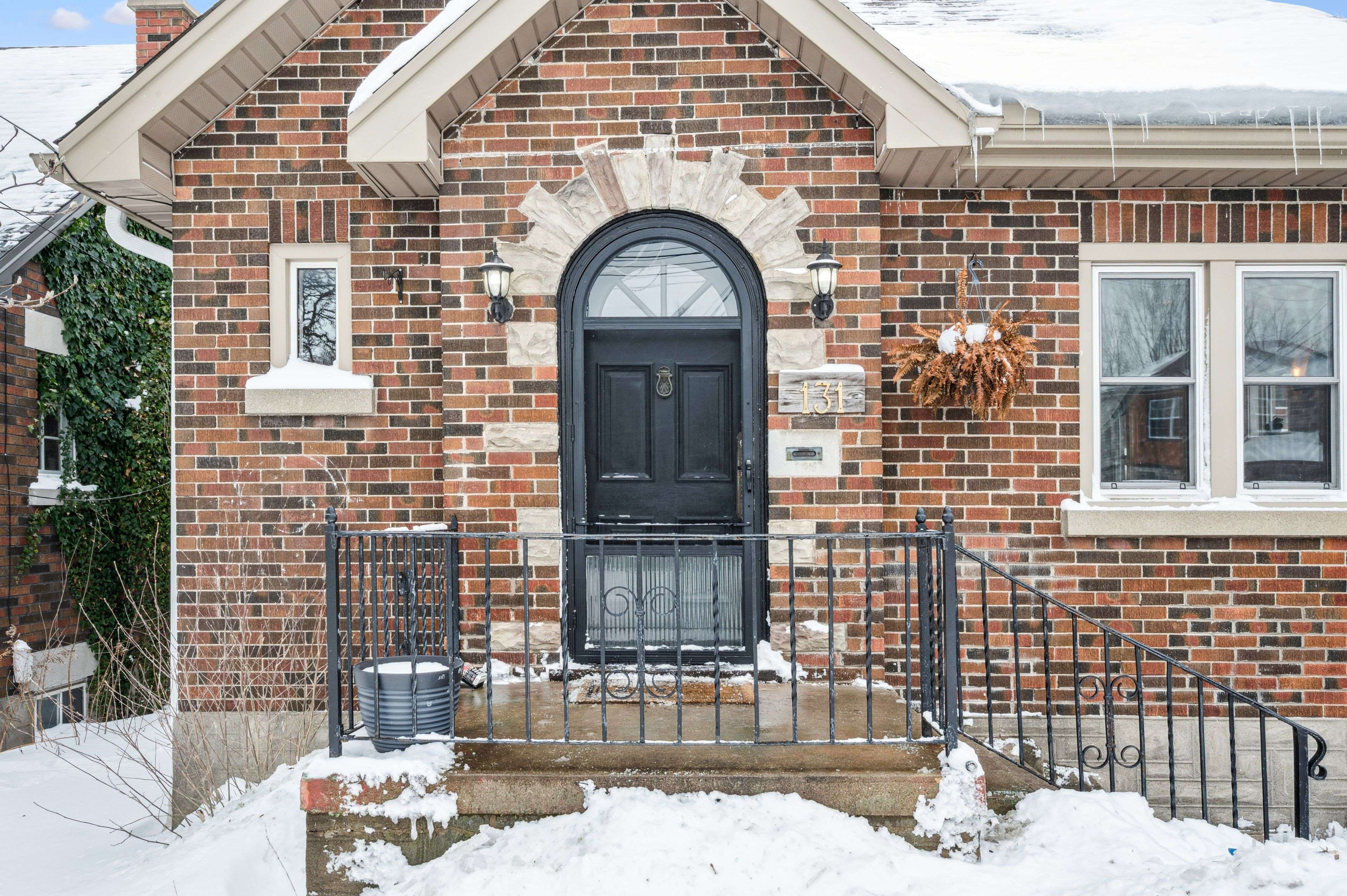 Kitchener, ON N2M 3P7,131 Mill ST