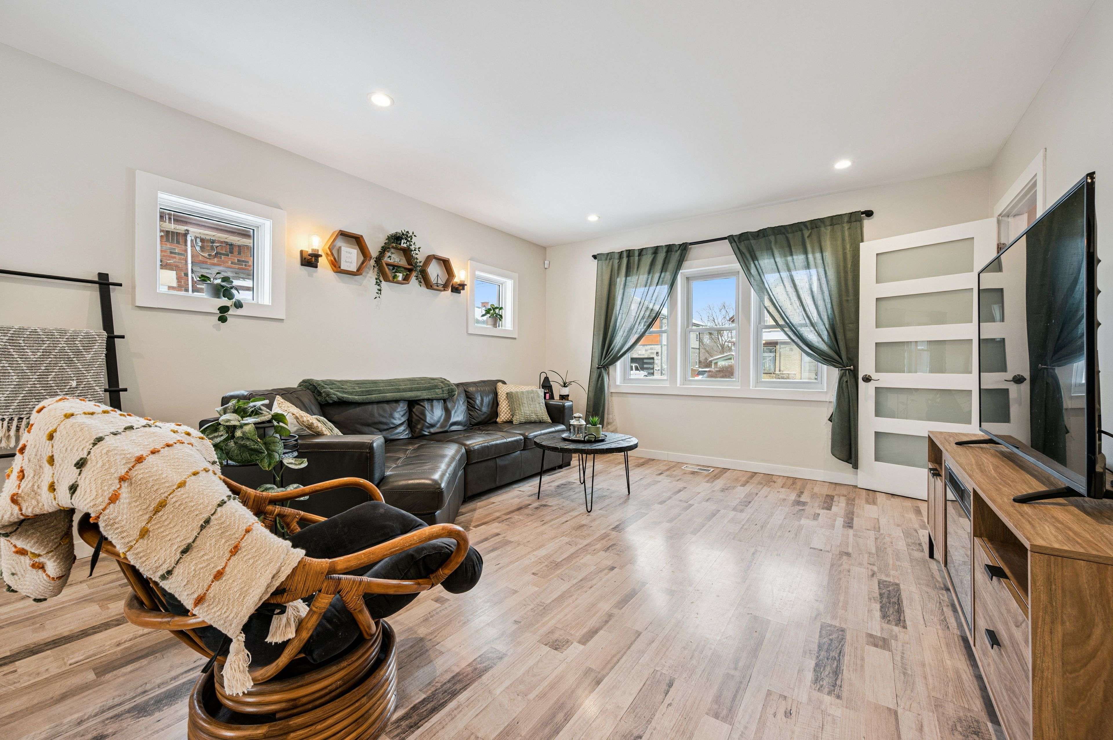 Kitchener, ON N2M 3P7,131 Mill ST