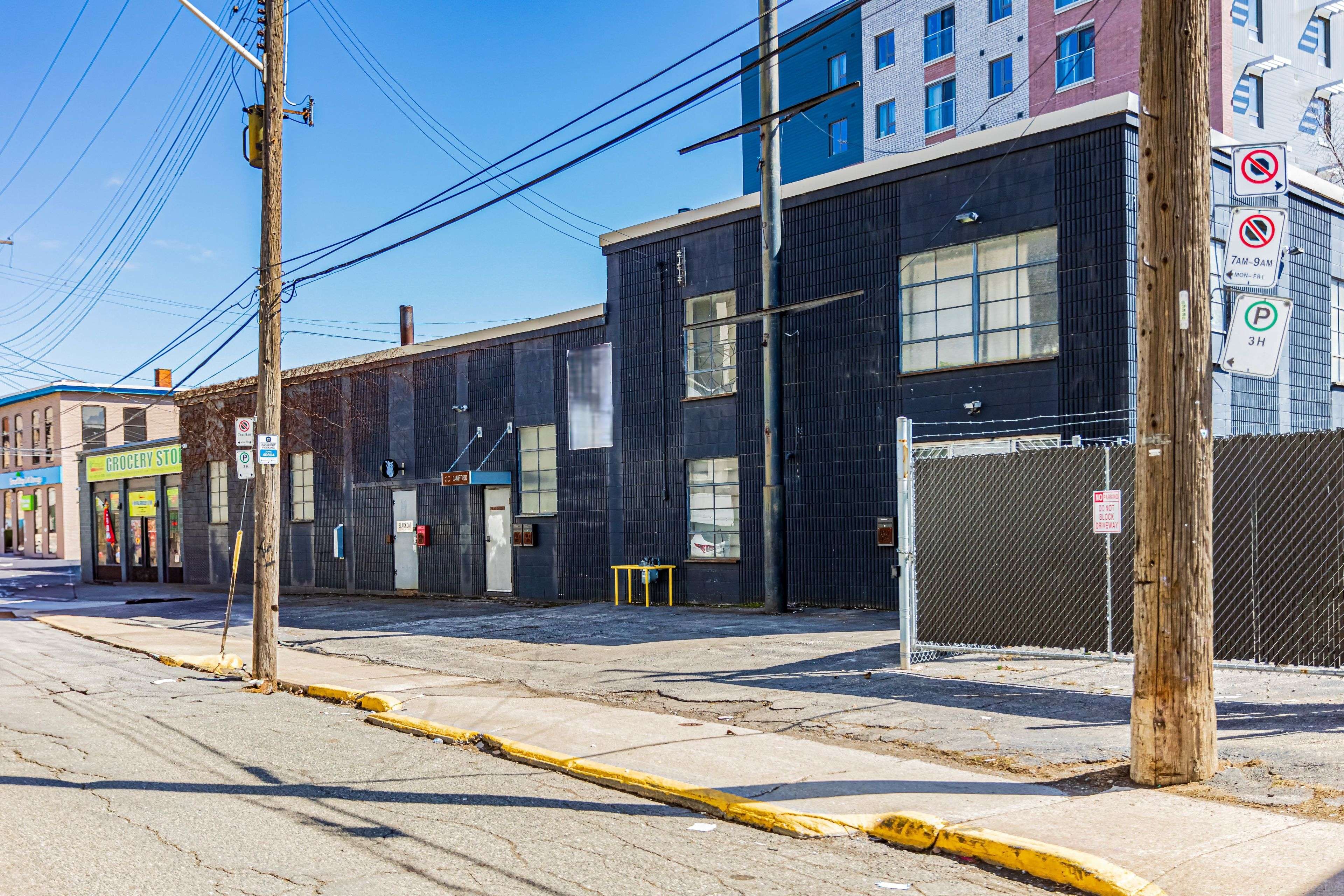 Hamilton, ON L8L 5Y6,6 Sanford AVE N