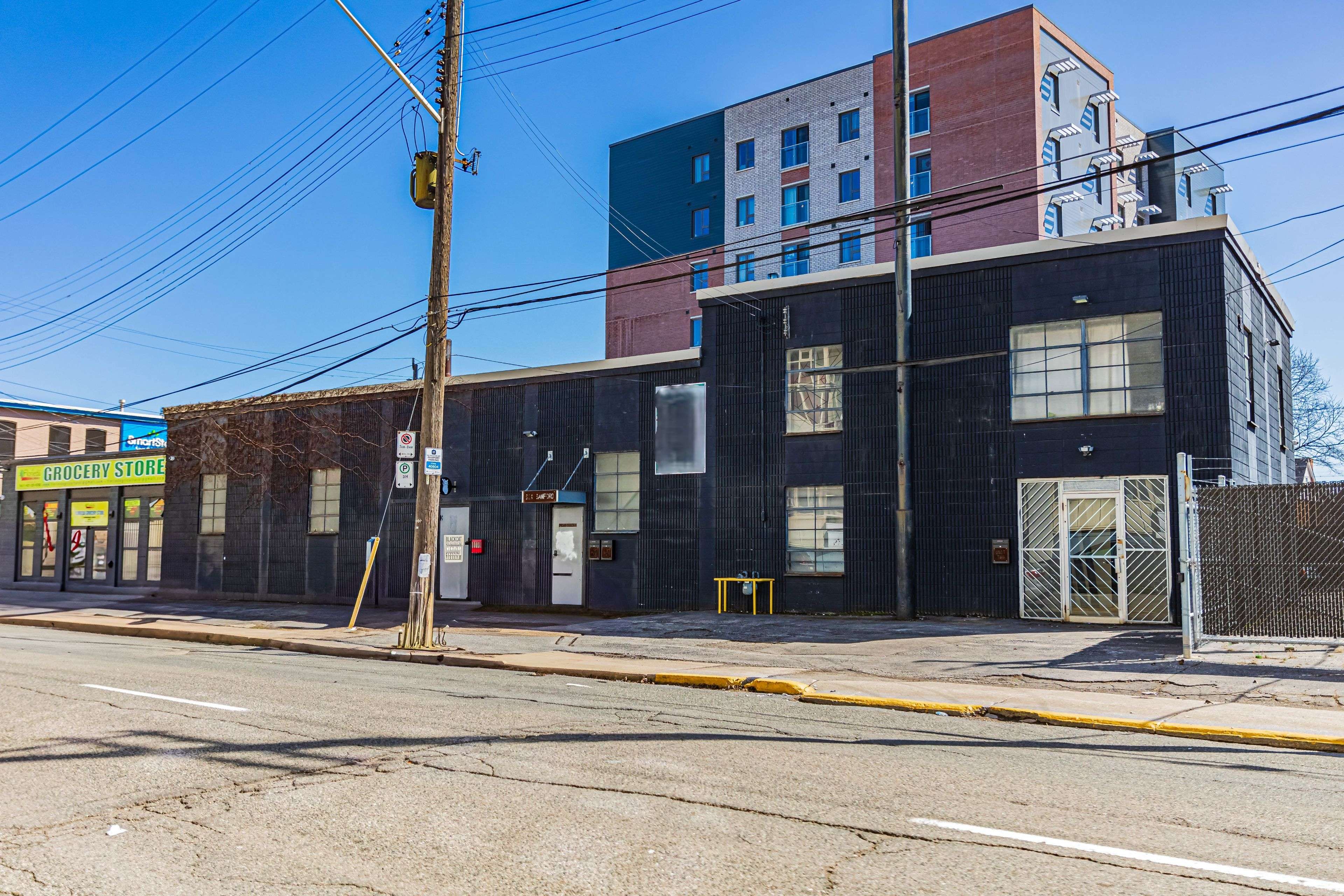 Hamilton, ON L8L 5Y6,6 Sanford AVE N