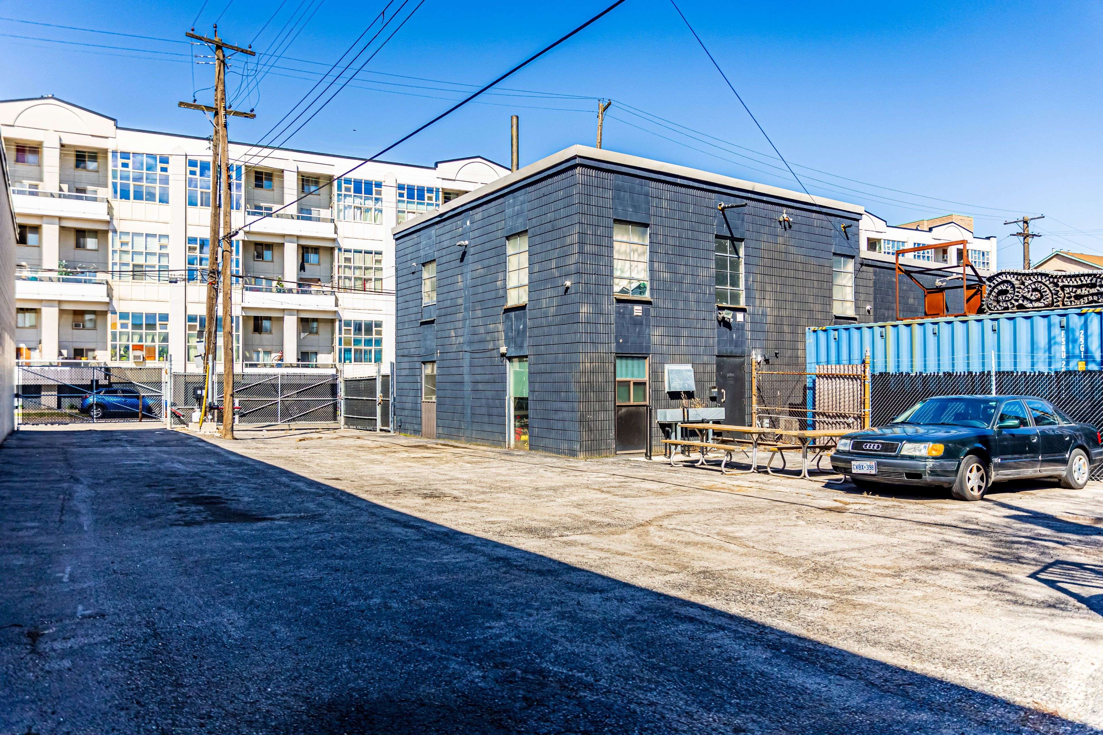 Hamilton, ON L8L 5Y6,6 Sanford AVE N