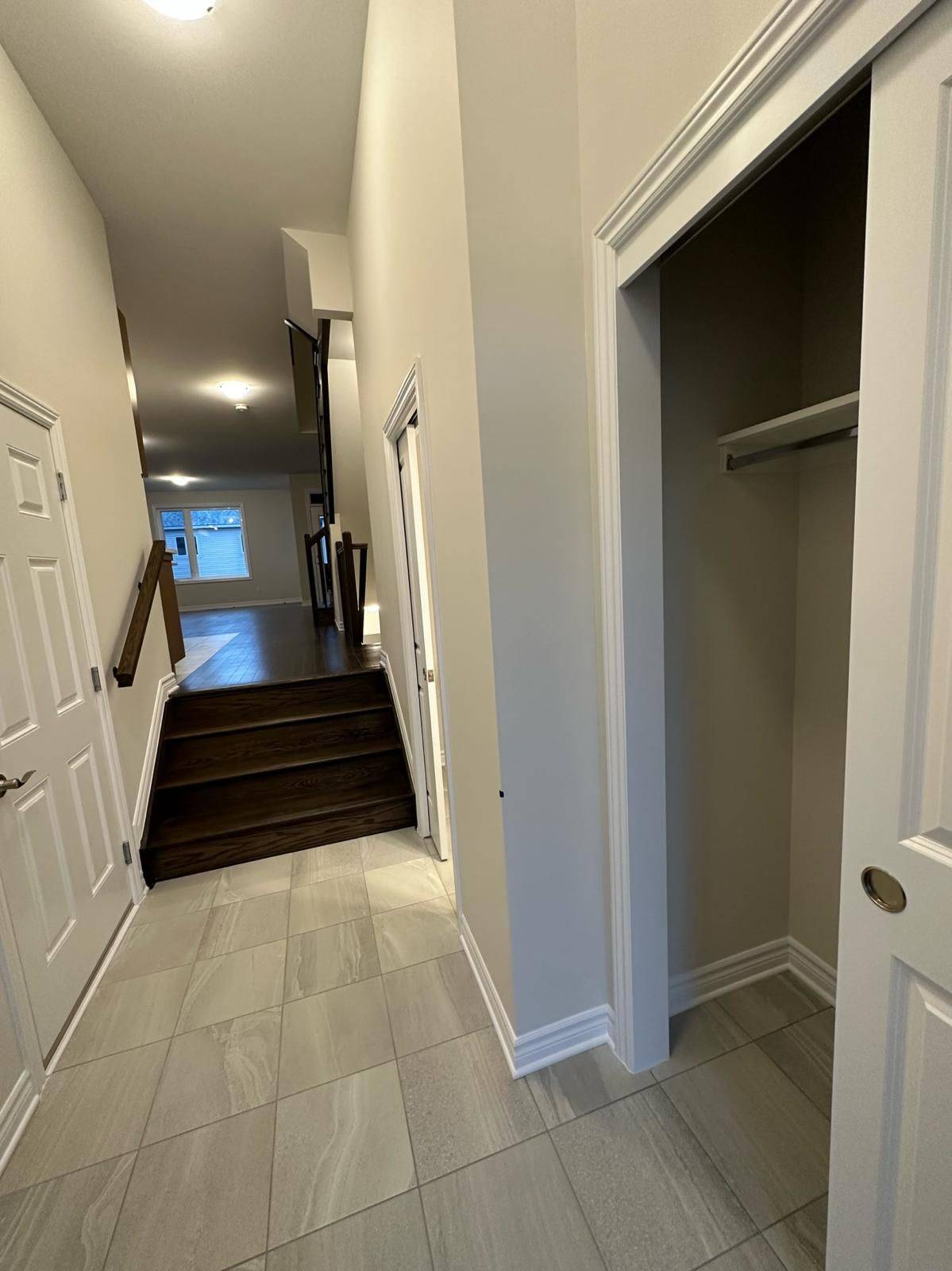 Blossom Park - Airport And Area, ON K1X 0H2,28 Atop LN