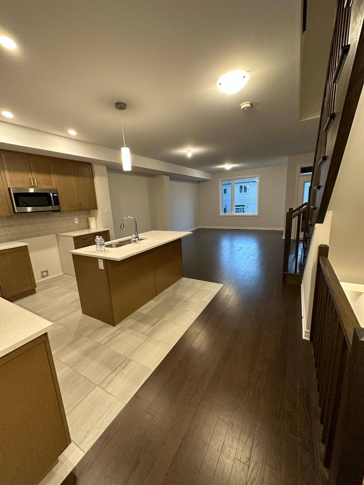 Blossom Park - Airport And Area, ON K1X 0H2,28 Atop LN