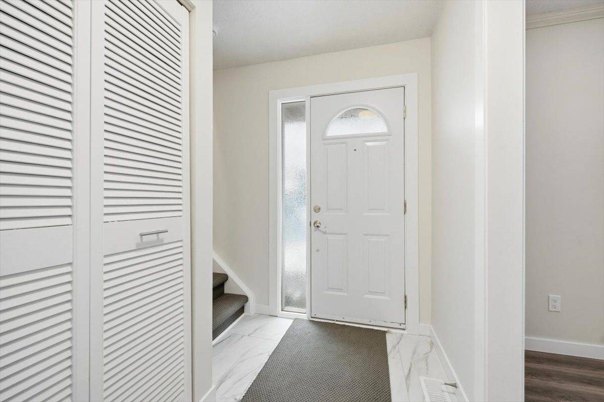 Orleans - Cumberland And Area, ON K1E 1X1,809 Vinette CRES