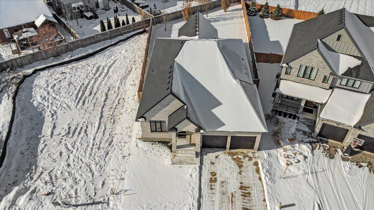 London North, ON N6G 3X9,956 Eagletrace DR