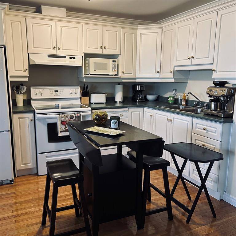 St. John's, NL A1C 6B8,153 Patrick Street #202