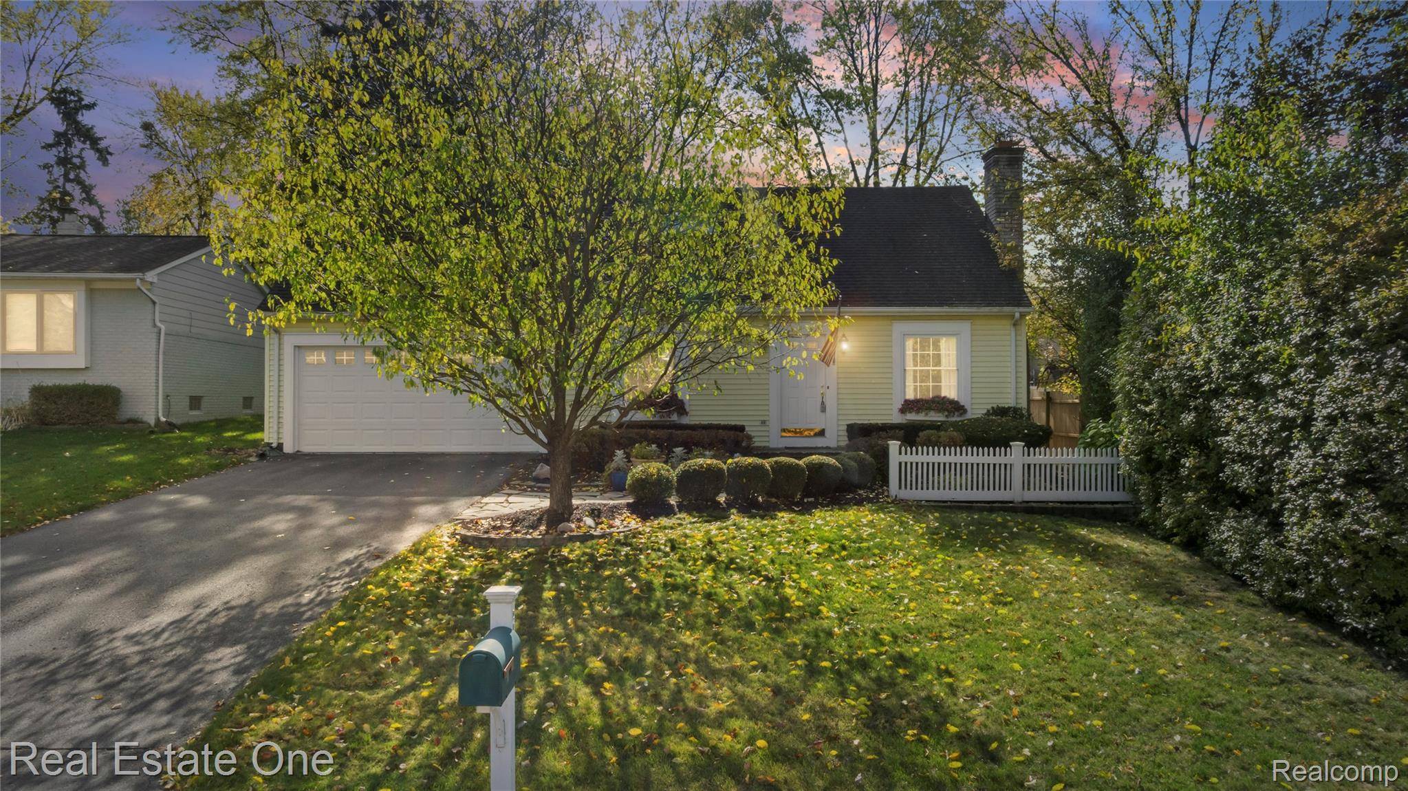 West Bloomfield, MI 48323,2123 Daintree AVE