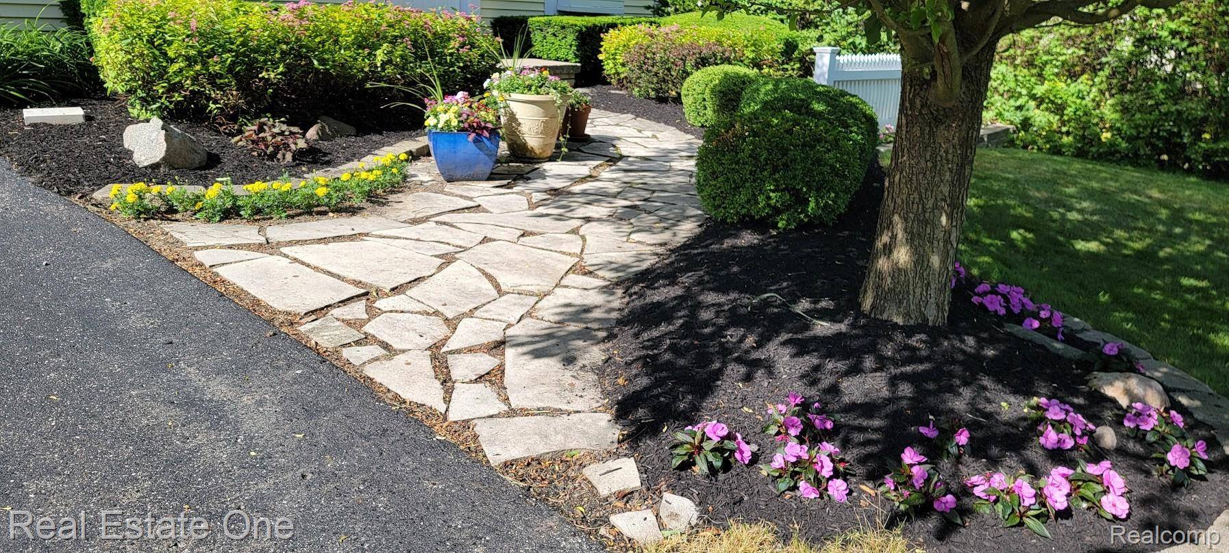 West Bloomfield, MI 48323,2123 Daintree AVE